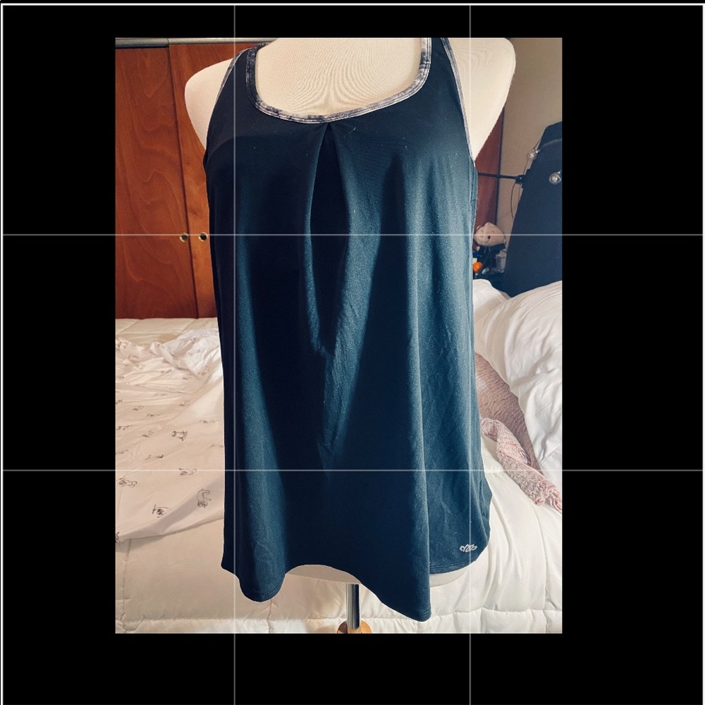 NWT XL Maurices inMotionWorkout Top-New top B2-177